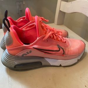 Nike Air Max 2090, Bleached Coral, Wmns Size 9